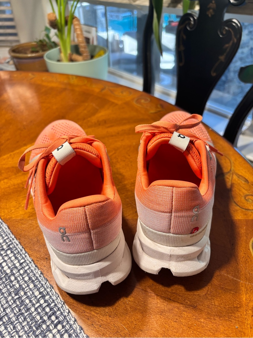 On Running Women's cloud surfer Shoes - Coral/orange sz 8.5 - Picture 5 of 11